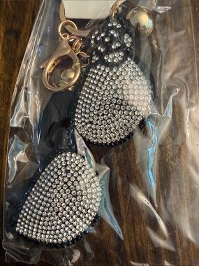 Fashion Jewelry Black & Crystal Clear Rhinestone Sunglasses Keychain Charm